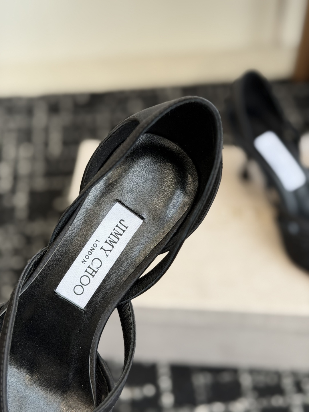 代购级Jimmy Choo 26ss 春夏 系列JC新款 高跟拖鞋 凉鞋模糊鞋履与珠宝配饰之间的界线 鲜