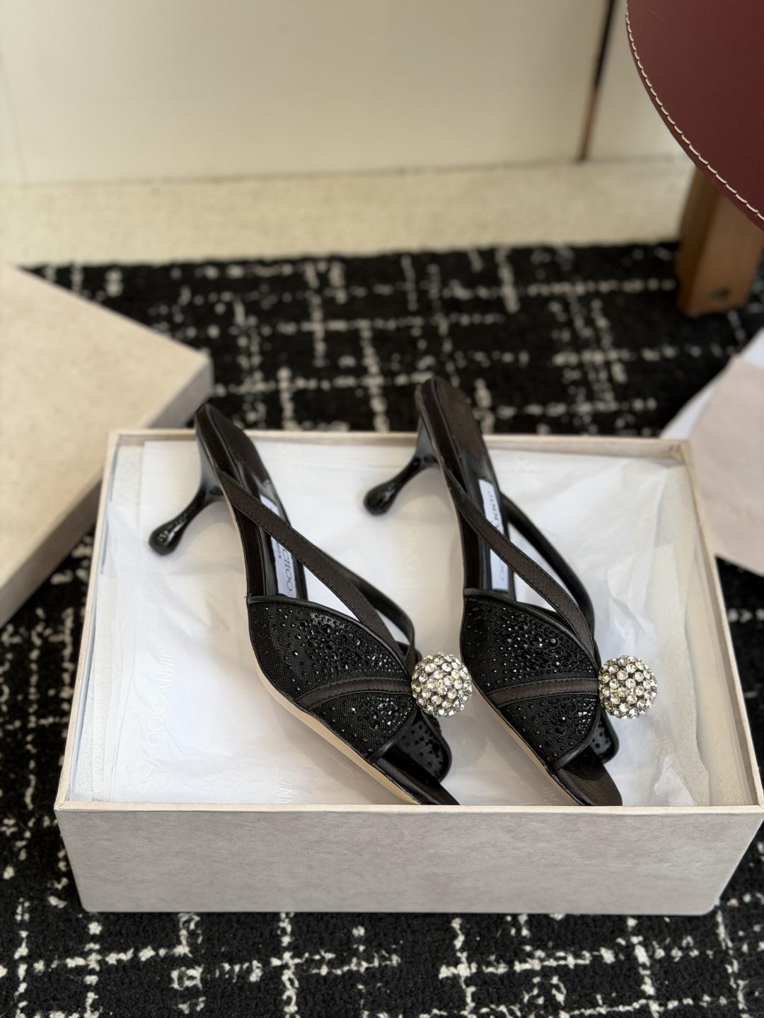 代购级Jimmy Choo 26ss 春夏 系列JC新款 高跟拖鞋 凉鞋模糊鞋履与珠宝配饰之间的界线 鲜