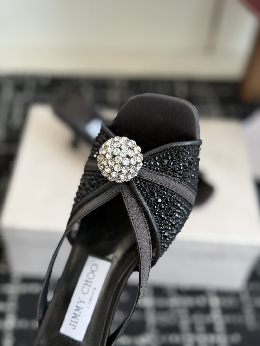 代购级Jimmy Choo 26ss 春夏 系列JC新款 高跟拖鞋 凉鞋模糊鞋履与珠宝配饰之间的界线 鲜