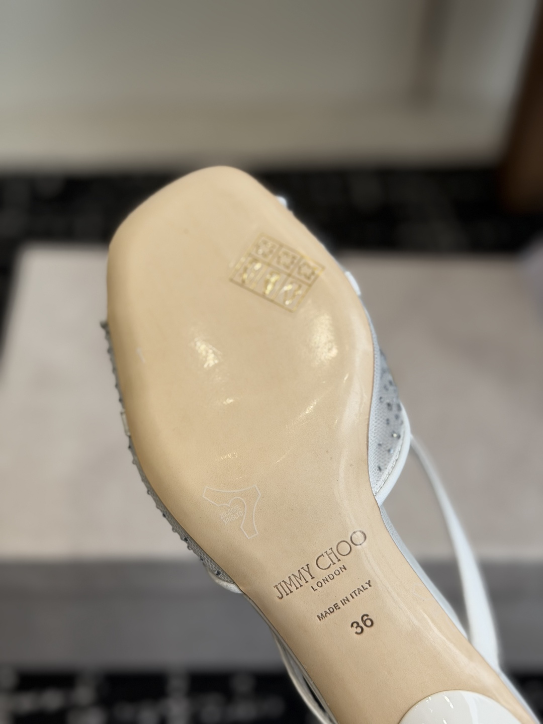 代购级Jimmy Choo 26ss 春夏 系列JC新款 高跟拖鞋 凉鞋模糊鞋履与珠宝配饰之间的界线 鲜 代购级Jimmy Choo 26ss 春夏 系列JC新款 高跟拖鞋 凉鞋模糊鞋履与珠宝配饰之间的界线 鲜