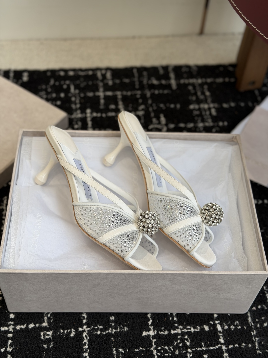 代购级Jimmy Choo 26ss 春夏 系列JC新款 高跟拖鞋 凉鞋模糊鞋履与珠宝配饰之间的界线 鲜 代购级Jimmy Choo 26ss 春夏 系列JC新款 高跟拖鞋 凉鞋模糊鞋履与珠宝配饰之间的界线 鲜