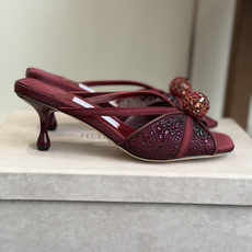 代购级Jimmy Choo 26ss 春夏 系列JC新款 高跟拖鞋 凉鞋模糊鞋履与珠宝配饰之间的界线 鲜 代购级Jimmy Choo 26ss 春夏 系列JC新款 高跟拖鞋 凉鞋模糊鞋履与珠宝配饰之间的界线 鲜