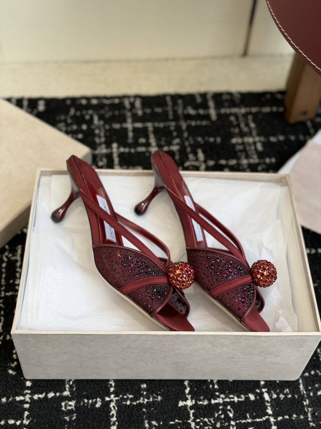 代购级Jimmy Choo 26ss 春夏 系列JC新款 高跟拖鞋 凉鞋模糊鞋履与珠宝配饰之间的界线 鲜 代购级Jimmy Choo 26ss 春夏 系列JC新款 高跟拖鞋 凉鞋模糊鞋履与珠宝配饰之间的界线 鲜