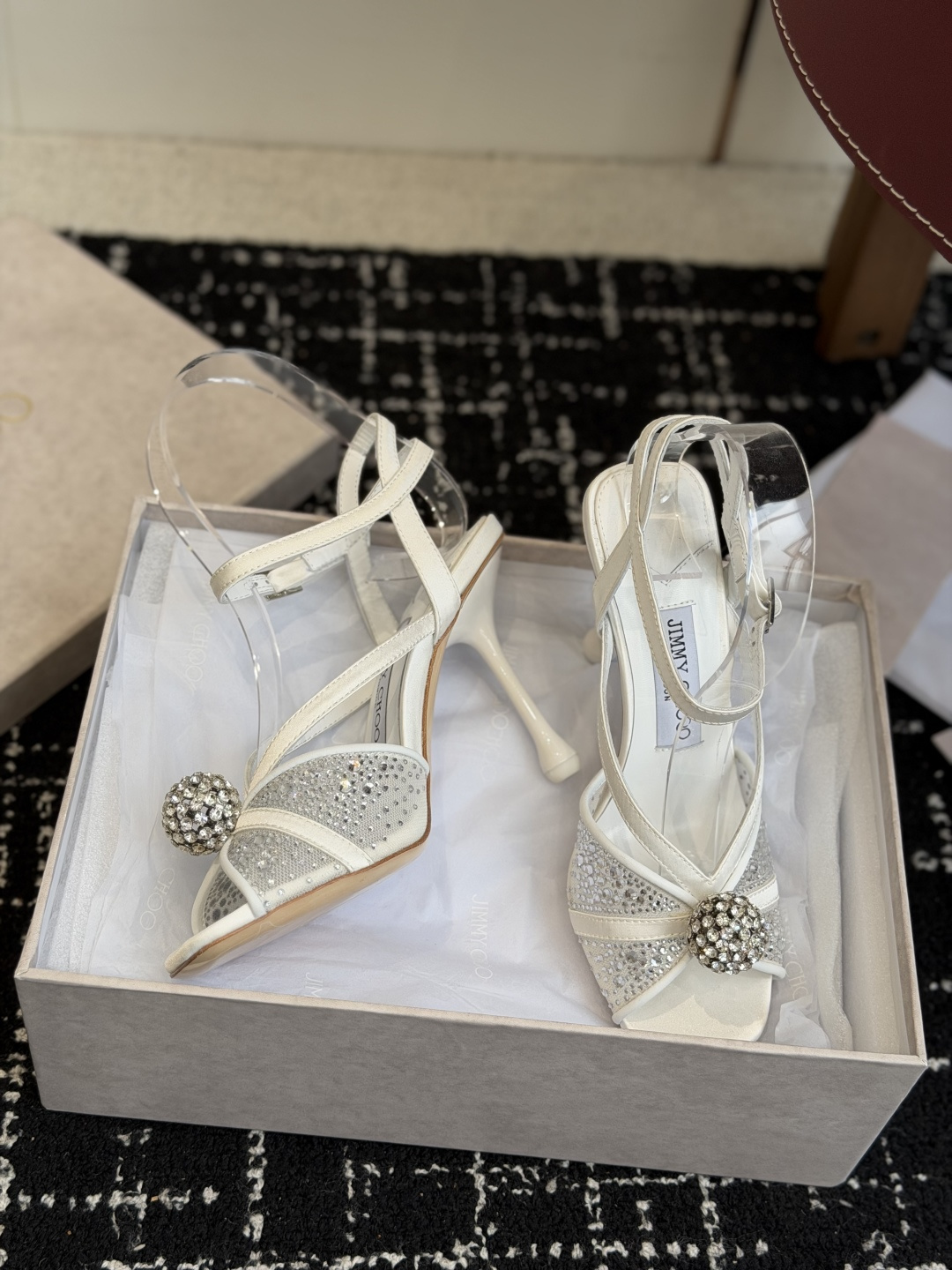 代购级Jimmy Choo 26ss 春夏 系列JC新款 高跟拖鞋 凉鞋模糊鞋履与珠宝配饰之间的界线 鲜 代购级Jimmy Choo 26ss 春夏 系列JC新款 高跟拖鞋 凉鞋模糊鞋履与珠宝配饰之间的界线 鲜