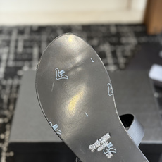 东莞代购级Saint Laurent圣罗兰、平板夹脚凉鞋 拖鞋 26ss 早春最新款、YSL、Logo字 东莞代购级Saint Laurent圣罗兰、平板夹脚凉鞋 拖鞋 26ss 早春最新款、YSL、Logo字