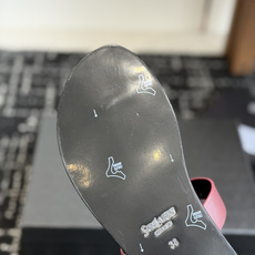 东莞代购级Saint Laurent圣罗兰、平板夹脚凉鞋 拖鞋 26ss 早春最新款、YSL、Logo字 东莞代购级Saint Laurent圣罗兰、平板夹脚凉鞋 拖鞋 26ss 早春最新款、YSL、Logo字