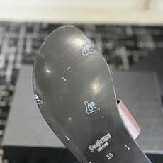 东莞代购级Saint Laurent圣罗兰、平板凉鞋 拖鞋 26ss 早春最新款、YSL、Logo字母扣 东莞代购级Saint Laurent圣罗兰、平板凉鞋 拖鞋 26ss 早春最新款、YSL、Logo字母扣
