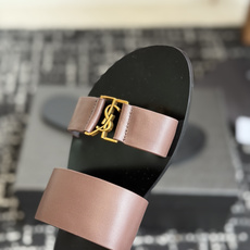 东莞代购级Saint Laurent圣罗兰、平板凉鞋 拖鞋 26ss 早春最新款、YSL、Logo字母扣 东莞代购级Saint Laurent圣罗兰、平板凉鞋 拖鞋 26ss 早春最新款、YSL、Logo字母扣