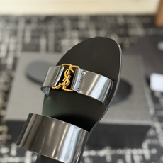 东莞代购级Saint Laurent圣罗兰、平板凉鞋 拖鞋 26ss 早春最新款、YSL、Logo字母扣 东莞代购级Saint Laurent圣罗兰、平板凉鞋 拖鞋 26ss 早春最新款、YSL、Logo字母扣
