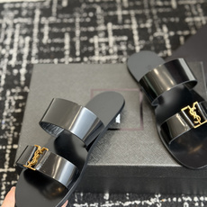 东莞代购级Saint Laurent圣罗兰、平板凉鞋 拖鞋 26ss 早春最新款、YSL、Logo字母扣 东莞代购级Saint Laurent圣罗兰、平板凉鞋 拖鞋 26ss 早春最新款、YSL、Logo字母扣
