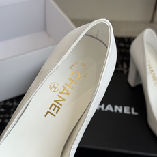 代购级CHANEL小香 26ss 早春新款 后空大方头跟鞋,复古法式优雅感,高级感十足 香奶奶后空玛丽珍 代购级CHANEL小香 26ss 早春新款 后空大方头跟鞋,复古法式优雅感,高级感十足 香奶奶后空玛丽珍
