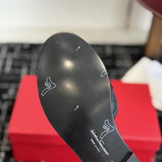 东莞代购级菲拉格慕(Ferragamo)Vara蝴蝶结菱格凉拖这是菲拉格慕以经典Vara蝴蝶结为核心元素 东莞代购级菲拉格慕(Ferragamo)Vara蝴蝶结菱格凉拖这是菲拉格慕以经典Vara蝴蝶结为核心元素