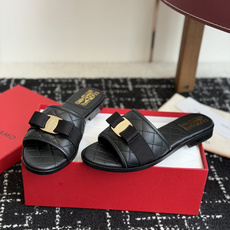 东莞代购级菲拉格慕(Ferragamo)Vara蝴蝶结菱格凉拖这是菲拉格慕以经典Vara蝴蝶结为核心元素 东莞代购级菲拉格慕(Ferragamo)Vara蝴蝶结菱格凉拖这是菲拉格慕以经典Vara蝴蝶结为核心元素