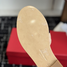 东莞代购级菲拉格慕(Ferragamo)Vara蝴蝶结菱格凉拖这是菲拉格慕以经典Vara蝴蝶结为核心元素 东莞代购级菲拉格慕(Ferragamo)Vara蝴蝶结菱格凉拖这是菲拉格慕以经典Vara蝴蝶结为核心元素