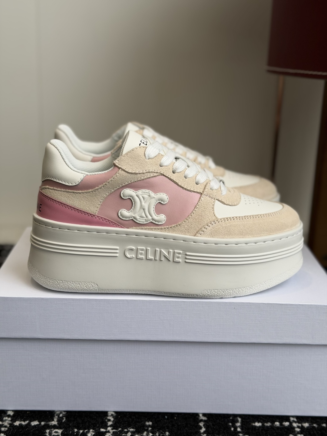 代购级CELINE思琳赛琳 新色 CELINE RUNNER 动鞋鞋舌和鞋后帮饰有CELINE标志运动鞋 代购级CELINE思琳赛琳 新色 CELINE RUNNER 动鞋鞋舌和鞋后帮饰有CELINE标志运动鞋