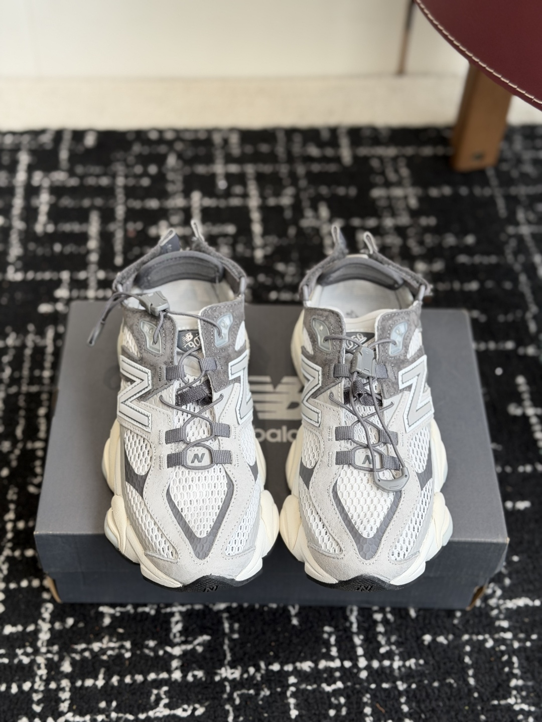 东莞代购级New Balance 运动鞋，延续经典复古跑鞋血统，把颜值、舒适度、耐用性做到极致，日常上学