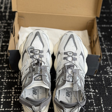 东莞代购级New Balance 运动鞋,延续经典复古跑鞋血统,把颜值、舒适度、耐用性做到极致,日常上学 东莞代购级New Balance 运动鞋,延续经典复古跑鞋血统,把颜值、舒适度、耐用性做到极致,日常上学