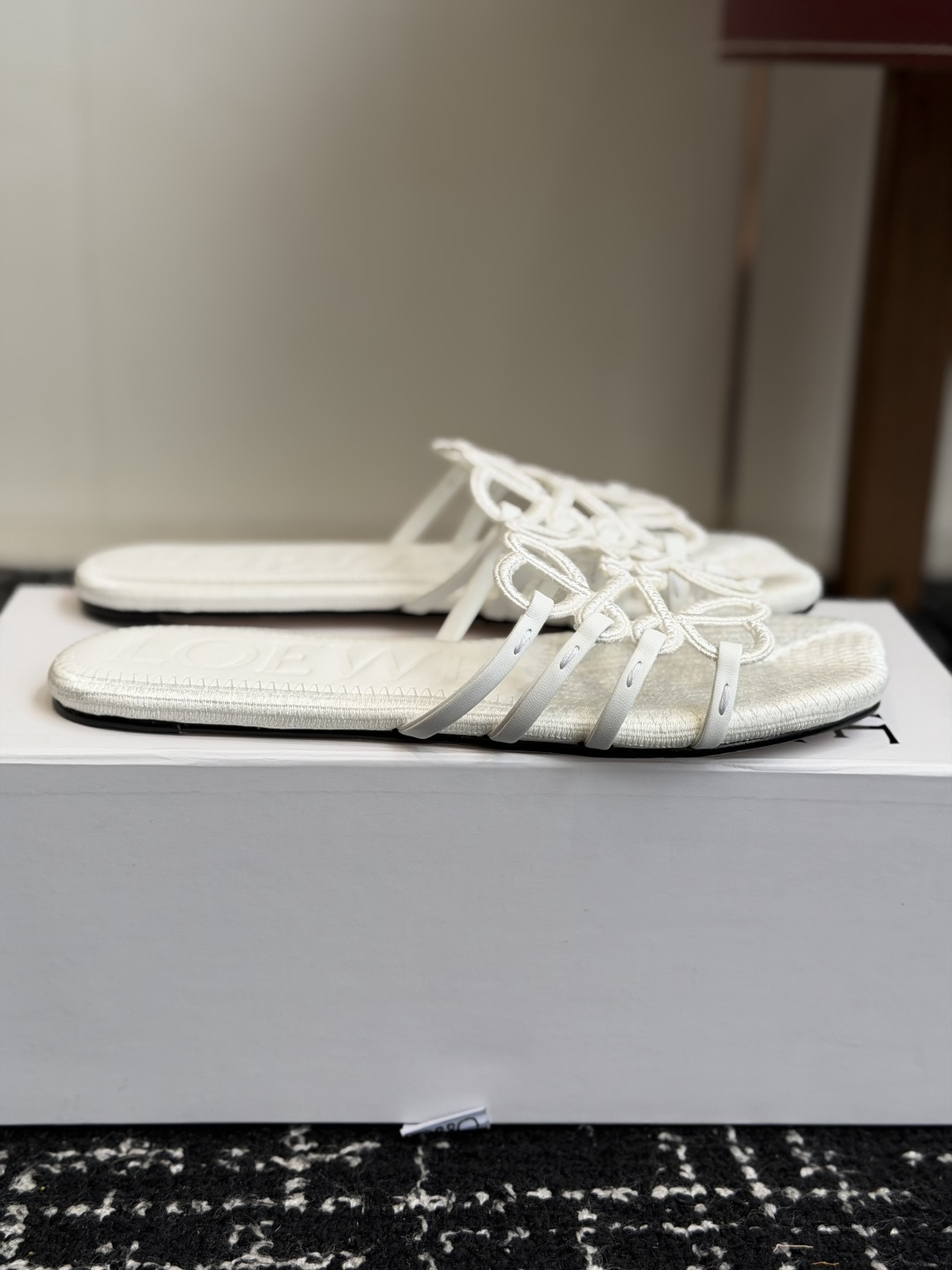 代购级LOEWE 罗意威 26ss 新款拖鞋小红书、外网火爆款 最近大热的一款拖鞋 超级可爱 时髦精绝对