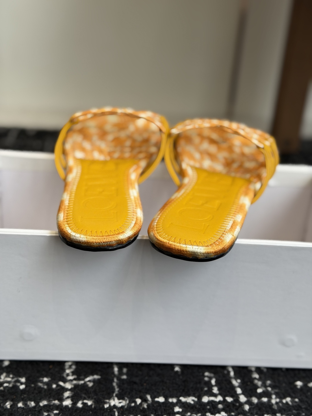 代购级LOEWE 罗意威 26ss 新款拖鞋小红书、外网火爆款 最近大热的一款拖鞋 超级可爱 时髦精绝对