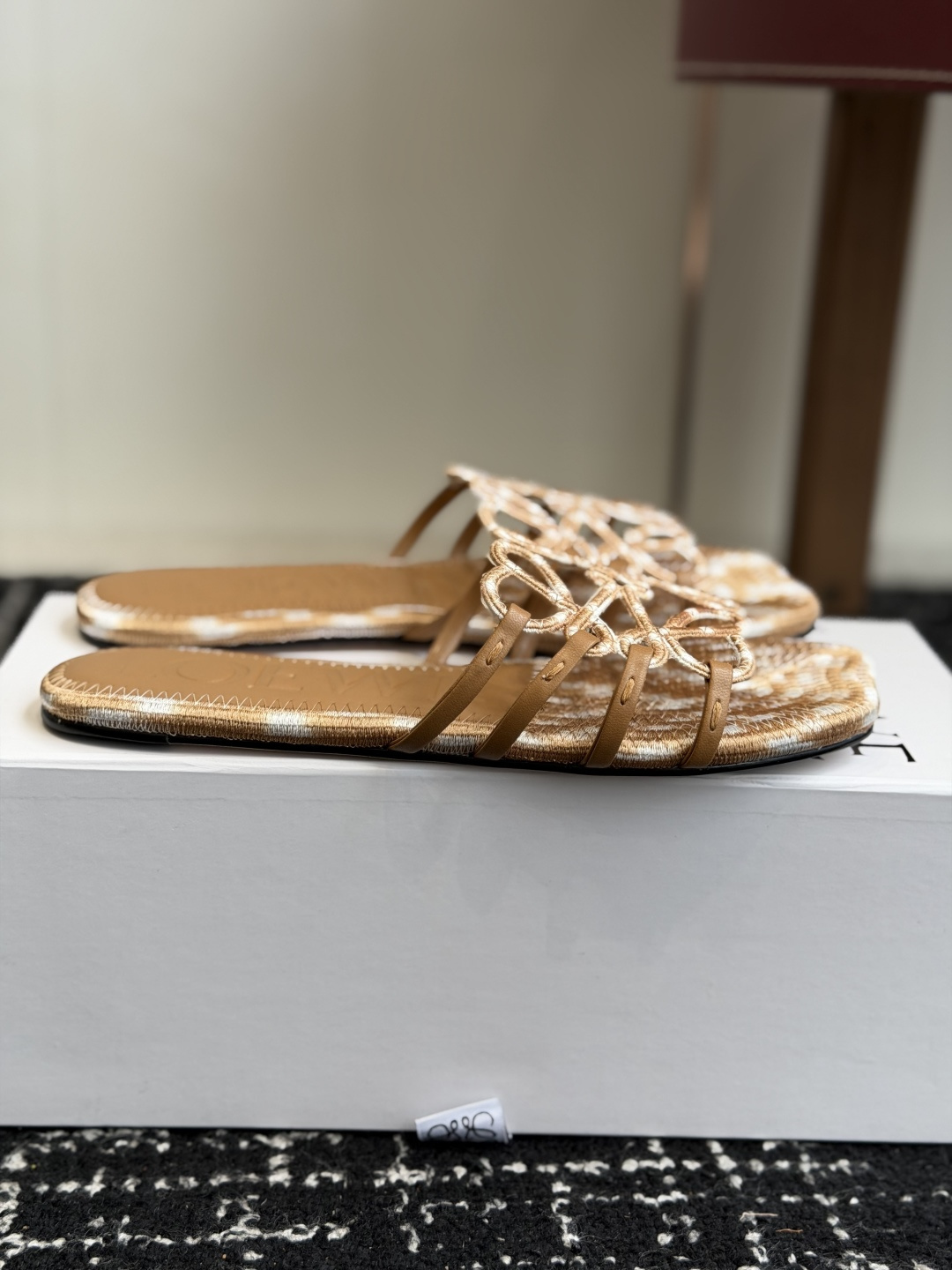 代购级LOEWE 罗意威 26ss 新款拖鞋小红书、外网火爆款 最近大热的一款拖鞋 超级可爱 时髦精绝对