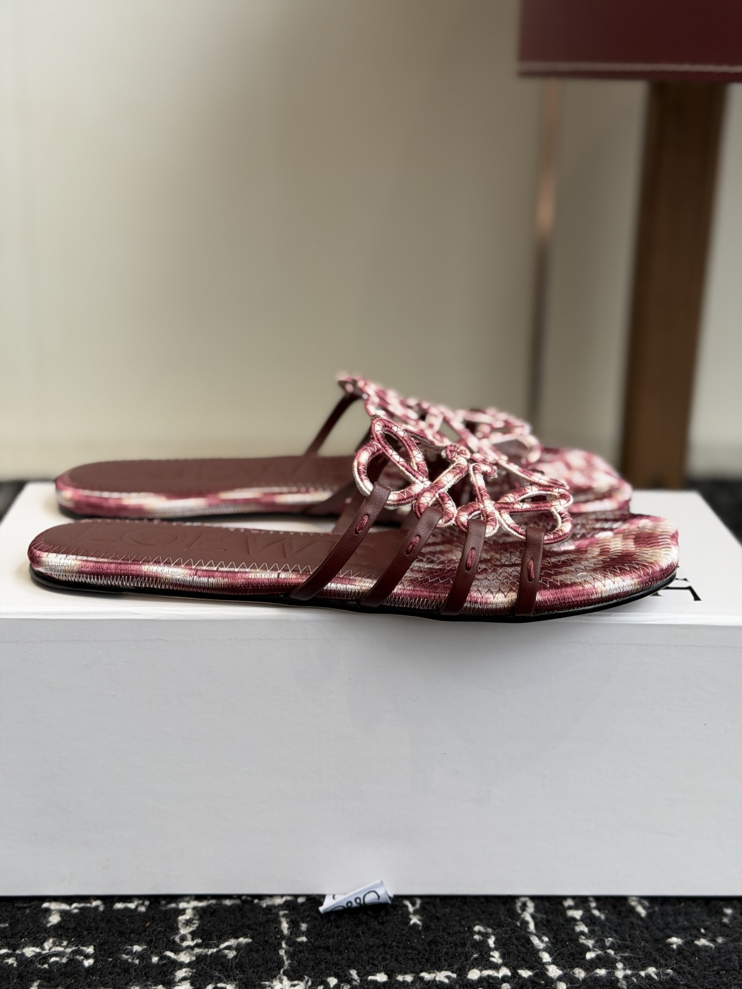 代购级LOEWE 罗意威 26ss 新款拖鞋小红书、外网火爆款 最近大热的一款拖鞋 超级可爱 时髦精绝对