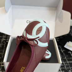 代购级Chanel 26ss 春夏系列芭蕾舞鞋复古款来袭非常火的大双C设计手工车线非常耗时耗力面料:进口 代购级Chanel 26ss 春夏系列芭蕾舞鞋复古款来袭非常火的大双C设计手工车线非常耗时耗力面料:进口