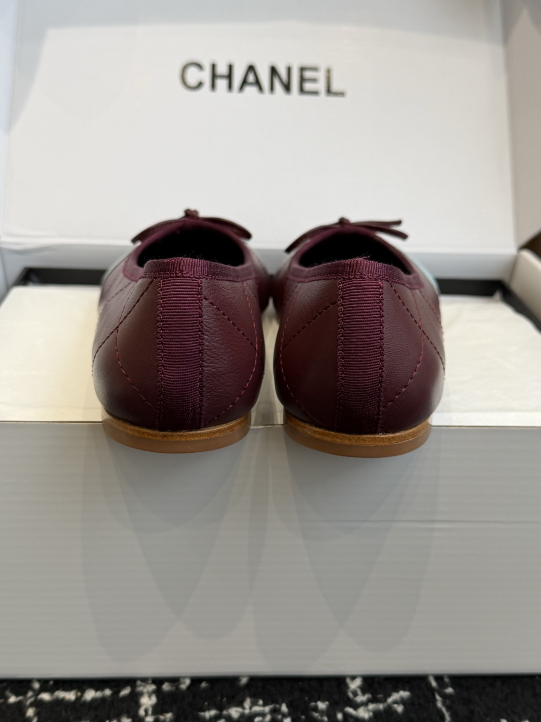 代购级Chanel 26ss 春夏系列芭蕾舞鞋复古款来袭非常火的大双C设计手工车线非常耗时耗力面料:进口 代购级Chanel 26ss 春夏系列芭蕾舞鞋复古款来袭非常火的大双C设计手工车线非常耗时耗力面料:进口
