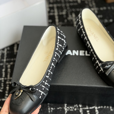代购级CHANEL小香 26ss 春夏 芭蕾舞鞋 宛如女神脖子上的项链,上脚包裹性非常好,上脚跟显瘦,真 代购级CHANEL小香 26ss 春夏 芭蕾舞鞋 宛如女神脖子上的项链,上脚包裹性非常好,上脚跟显瘦,真