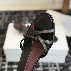 东莞代购级The row 26新款性感细带凉鞋拖鞋细带凉鞋只服the row 一如既往的简单,超强设计感 东莞代购级The row 26新款性感细带凉鞋拖鞋细带凉鞋只服the row 一如既往的简单,超强设计感