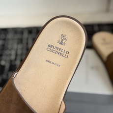 东莞代购级Brunello Cucinelli BC男士休闲凉拖鞋|此款凉拖鞋鞋面料采用意大利进口荔枝纹 东莞代购级Brunello Cucinelli BC男士休闲凉拖鞋|此款凉拖鞋鞋面料采用意大利进口荔枝纹
