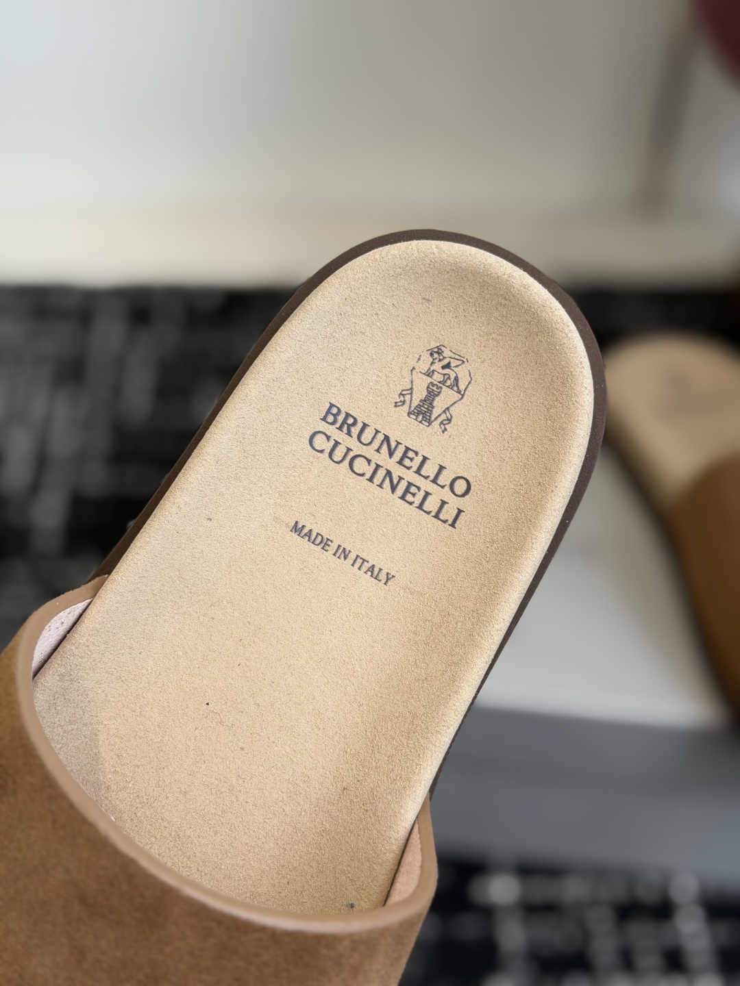 东莞代购级Brunello Cucinelli BC男士休闲凉拖鞋|此款凉拖鞋鞋面料采用意大利进口荔枝纹 东莞代购级Brunello Cucinelli BC男士休闲凉拖鞋|此款凉拖鞋鞋面料采用意大利进口荔枝纹