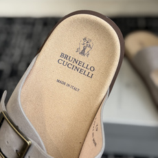 东莞代购级Brunello Cucinelli BC男士休闲凉拖鞋|此款凉拖鞋鞋面料采用意大利进口荔枝纹 东莞代购级Brunello Cucinelli BC男士休闲凉拖鞋|此款凉拖鞋鞋面料采用意大利进口荔枝纹