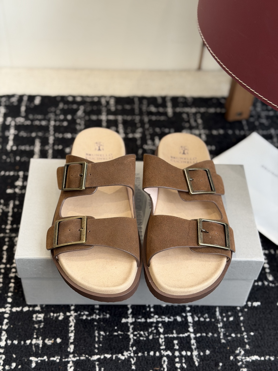东莞代购级Brunello Cucinelli BC男士休闲凉拖鞋｜此款凉拖鞋鞋面料采用意大利进口荔枝纹