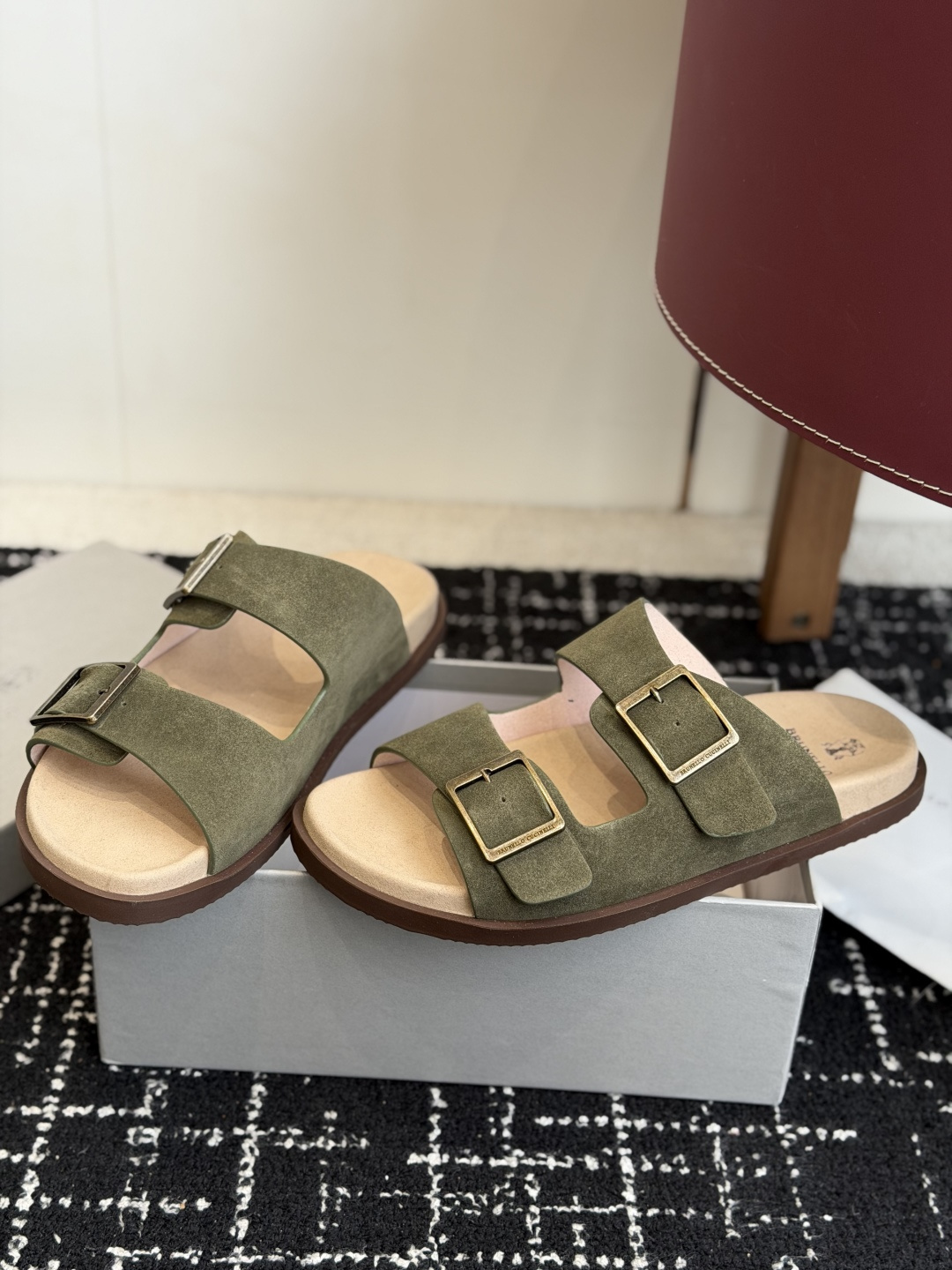 东莞代购级Brunello Cucinelli BC男士休闲凉拖鞋|此款凉拖鞋鞋面料采用意大利进口荔枝纹 东莞代购级Brunello Cucinelli BC男士休闲凉拖鞋|此款凉拖鞋鞋面料采用意大利进口荔枝纹