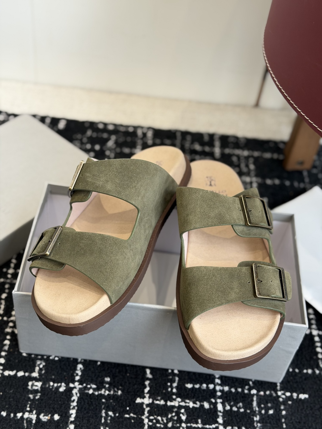 东莞代购级Brunello Cucinelli BC男士休闲凉拖鞋|此款凉拖鞋鞋面料采用意大利进口荔枝纹 东莞代购级Brunello Cucinelli BC男士休闲凉拖鞋|此款凉拖鞋鞋面料采用意大利进口荔枝纹