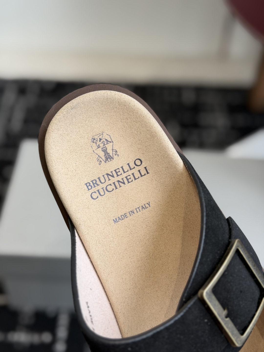 东莞代购级Brunello Cucinelli BC男士休闲凉拖鞋|此款凉拖鞋鞋面料采用意大利进口荔枝纹 东莞代购级Brunello Cucinelli BC男士休闲凉拖鞋|此款凉拖鞋鞋面料采用意大利进口荔枝纹