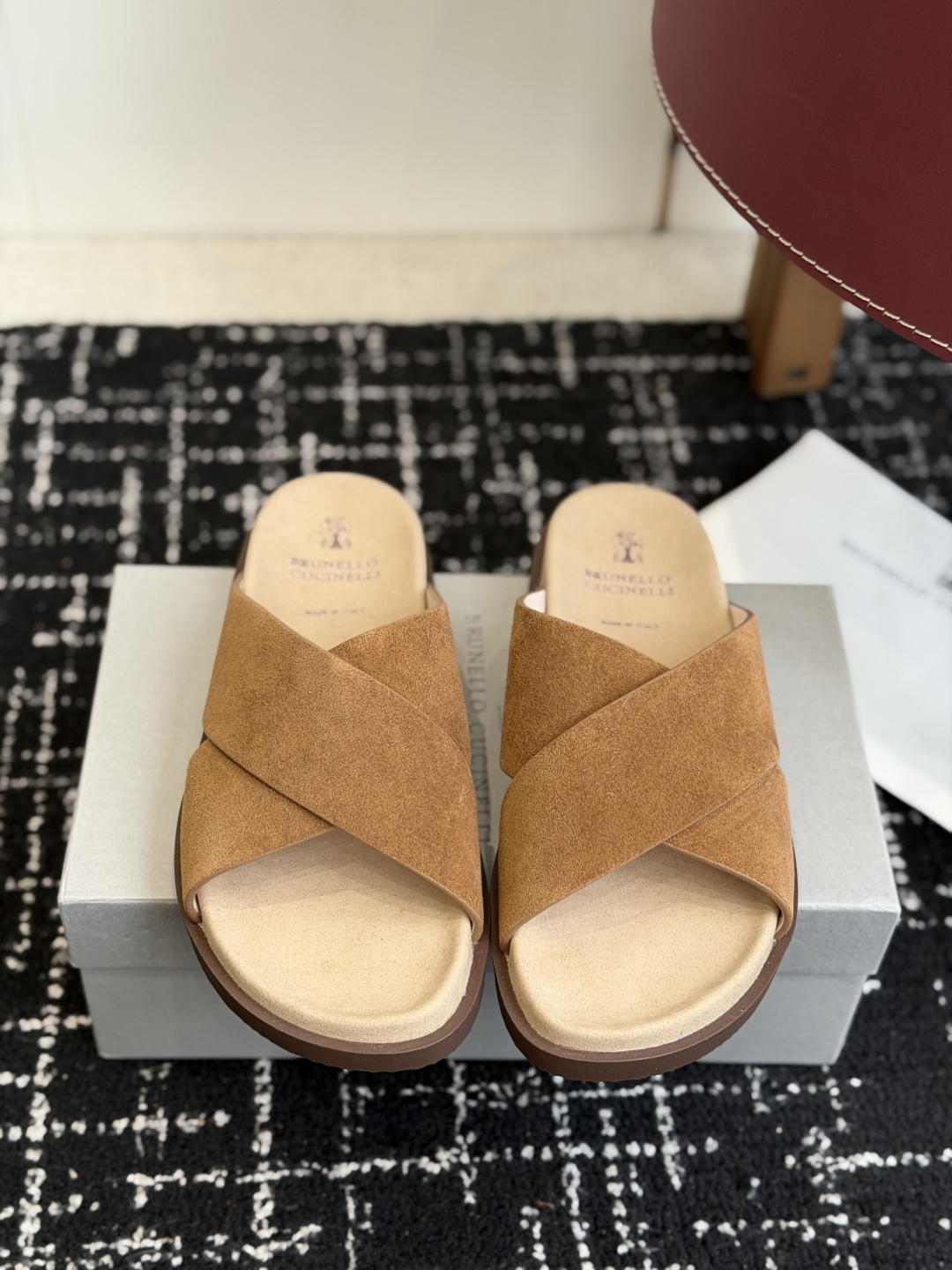 东莞代购级Brunello Cucinelli BC男士休闲凉拖鞋｜此款凉拖鞋鞋面料采用意大利进口荔枝纹