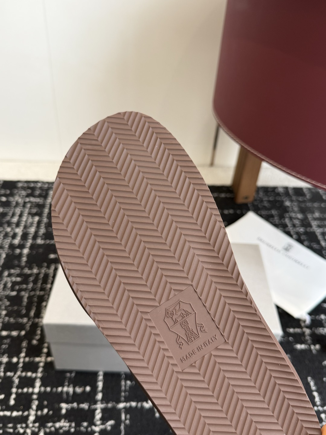 东莞代购级Brunello Cucinelli BC男士休闲凉拖鞋|此款凉拖鞋鞋面料采用意大利进口荔枝纹 东莞代购级Brunello Cucinelli BC男士休闲凉拖鞋|此款凉拖鞋鞋面料采用意大利进口荔枝纹