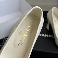 代购级CHANEL小香 26ss 早春新款 大方头跟鞋,复古法式优雅感,高级感十足,大胆的配色时尚感拉满 代购级CHANEL小香 26ss 早春新款 大方头跟鞋,复古法式优雅感,高级感十足,大胆的配色时尚感拉满