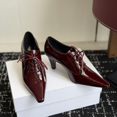 代购级CELINE·思琳赛琳穆勒鞋春夏玛丽珍乐高跟鞋,凯旋门设计极具品牌辨识度,舒适的小皮鞋!赛琳真的是 代购级CELINE·思琳赛琳穆勒鞋春夏玛丽珍乐高跟鞋,凯旋门设计极具品牌辨识度,舒适的小皮鞋!赛琳真的是