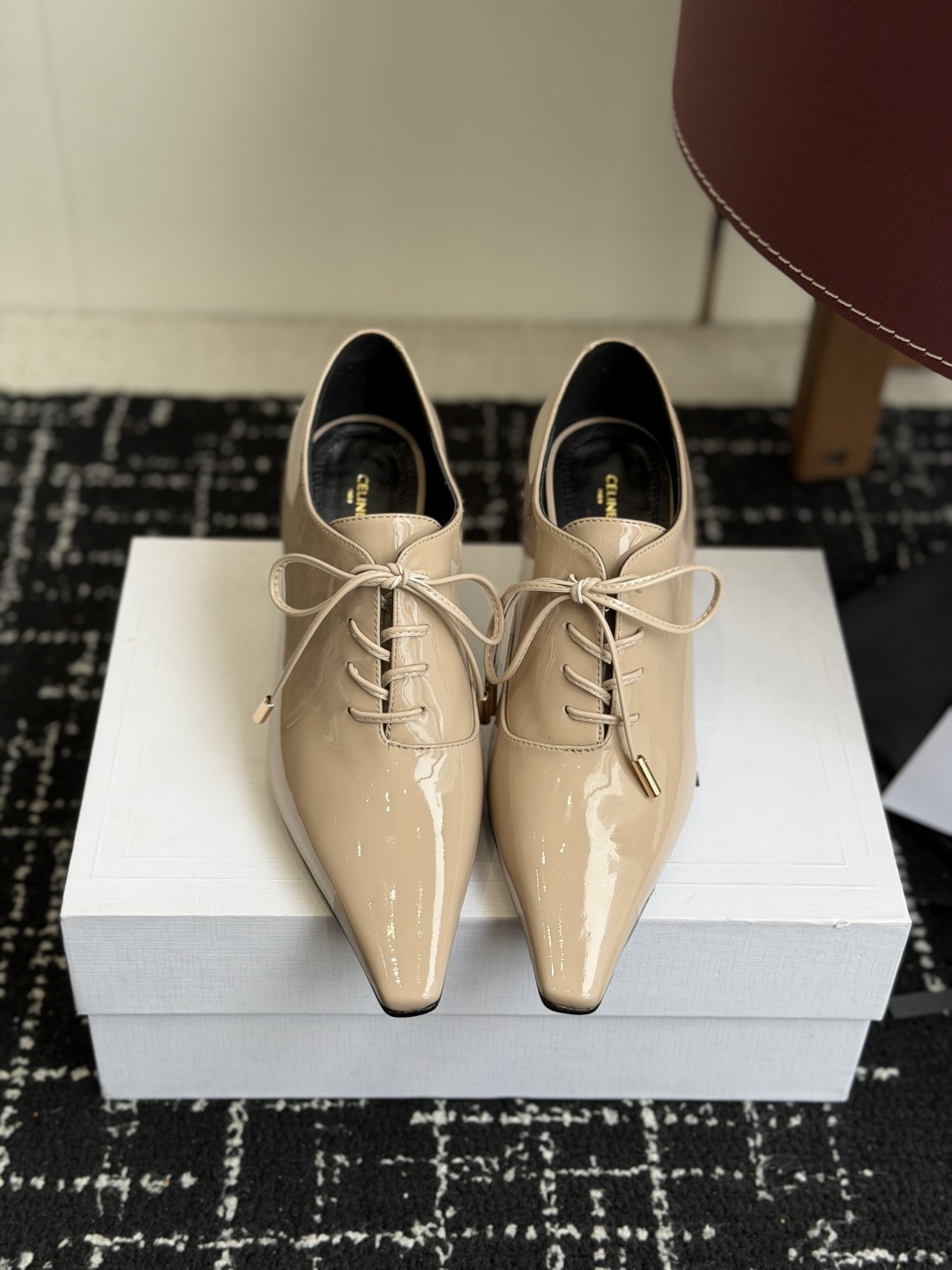 代购级CELINE·思琳赛琳穆勒鞋春夏玛丽珍乐高跟鞋，凯旋门设计极具品牌辨识度，舒适的小皮鞋！赛琳真的是