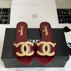 东莞代购级Chanel双C logo镂空凉鞋拖鞋平底款真的复古又时髦的素净鞋面,一个简单的经典大C,中间 东莞代购级Chanel双C logo镂空凉鞋拖鞋平底款真的复古又时髦的素净鞋面,一个简单的经典大C,中间