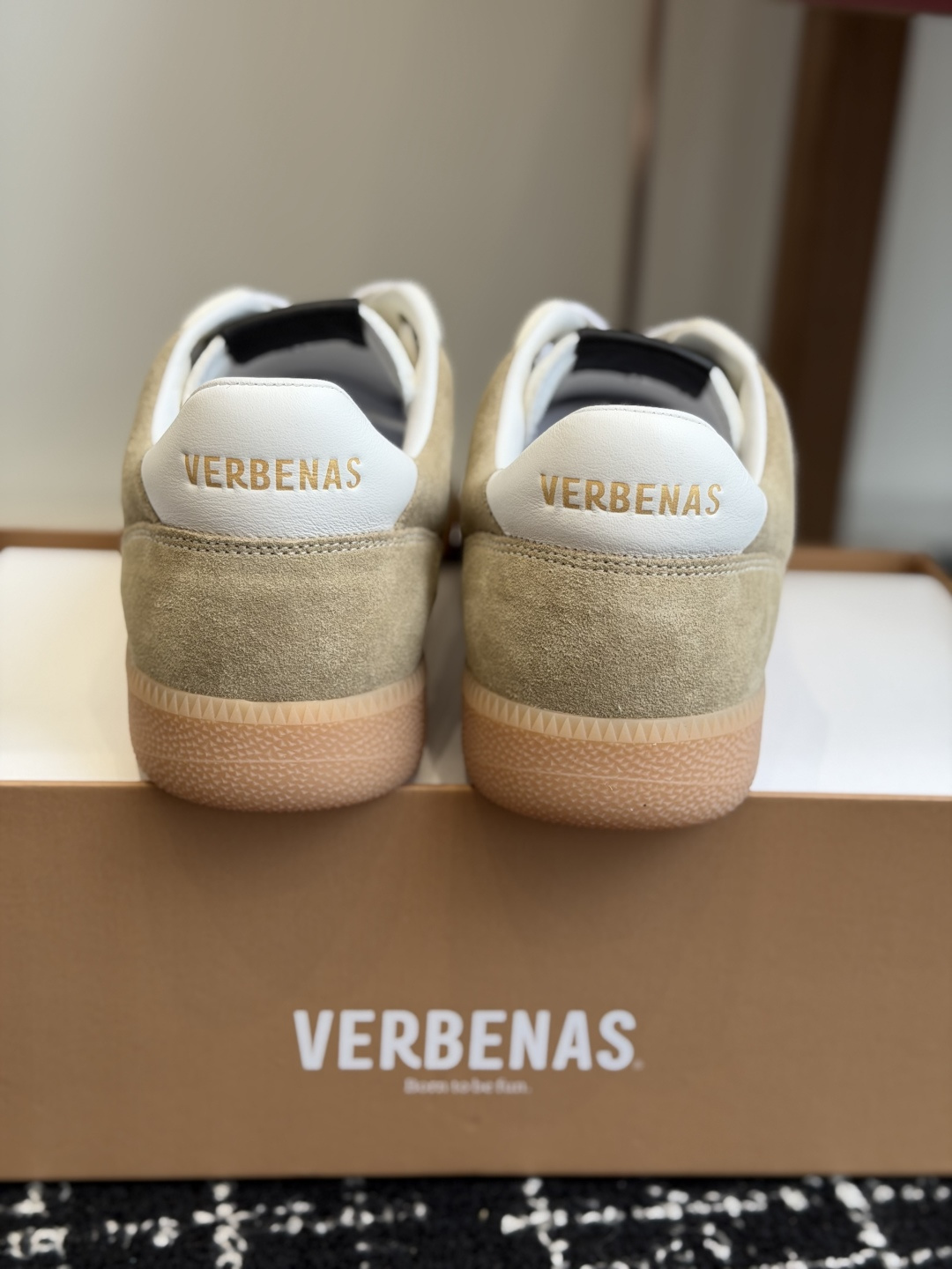 代购级Verbenas 26新色 情侣款  德训鞋 休闲 运动鞋材质：牛京/牛皮/布面，柔软细腻的特点与