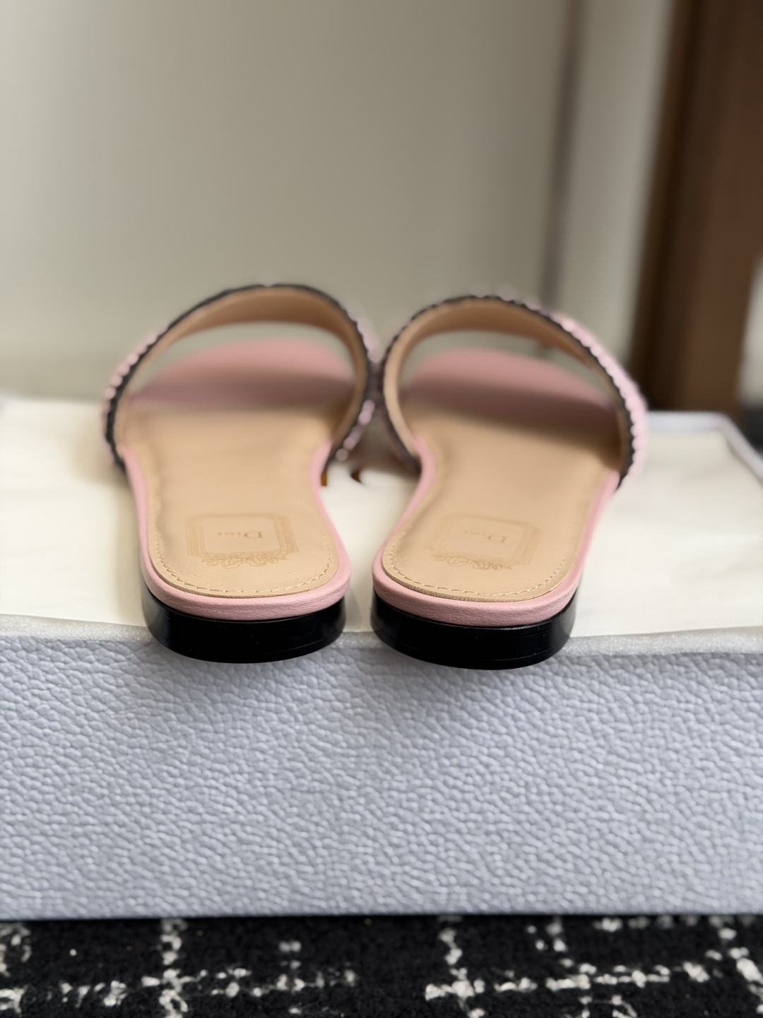 代购级DIOR 迪奥新品编织袋电绣凉拖 休闲度假风 夏日必入搭配单品 面料：立体刺绣 飞织内里：垫脚羊皮