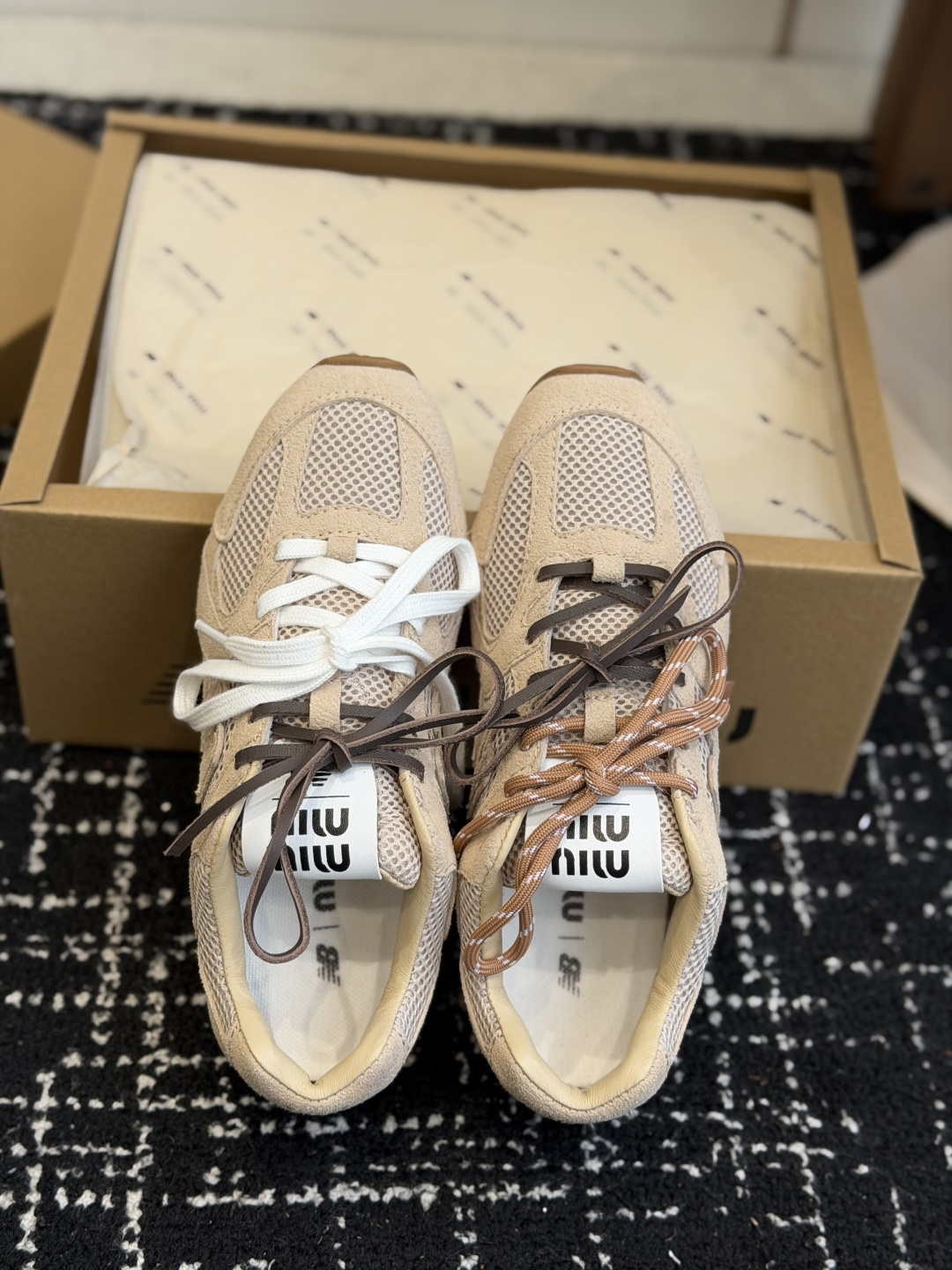 代购级26ss早春Miumi*u X New Balanc*e联名走秀款 超级无敌大热门[得意]无论你如
