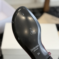 代购级Saint Laurent圣罗兰、平板夹脚凉鞋 26ss 早春最新款、YSL、Logo字母扣装饰 代购级Saint Laurent圣罗兰、平板夹脚凉鞋 26ss 早春最新款、YSL、Logo字母扣装饰