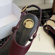 代购级Saint Laurent圣罗兰、平板夹脚凉鞋 26ss 早春最新款、YSL、Logo字母扣装饰 代购级Saint Laurent圣罗兰、平板夹脚凉鞋 26ss 早春最新款、YSL、Logo字母扣装饰