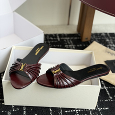 代购级Saint Lauren* 26SS早春新款圣罗兰 YSL 尖头拖鞋Ysl 是刻在DNA里的优雅。 代购级Saint Lauren* 26SS早春新款圣罗兰 YSL 尖头拖鞋Ysl 是刻在DNA里的优雅。