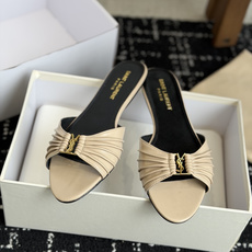 代购级Saint Lauren* 26SS早春新款圣罗兰 YSL 尖头拖鞋Ysl 是刻在DNA里的优雅。 代购级Saint Lauren* 26SS早春新款圣罗兰 YSL 尖头拖鞋Ysl 是刻在DNA里的优雅。