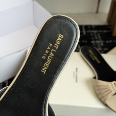 代购级Saint Lauren* 26SS早春新款圣罗兰 YSL 尖头拖鞋Ysl 是刻在DNA里的优雅。 代购级Saint Lauren* 26SS早春新款圣罗兰 YSL 尖头拖鞋Ysl 是刻在DNA里的优雅。